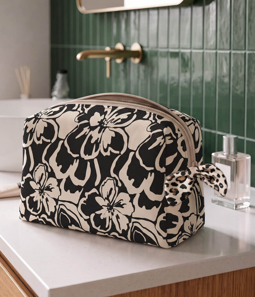 02427 Poppy Panels Animal Skin Toiletry bag